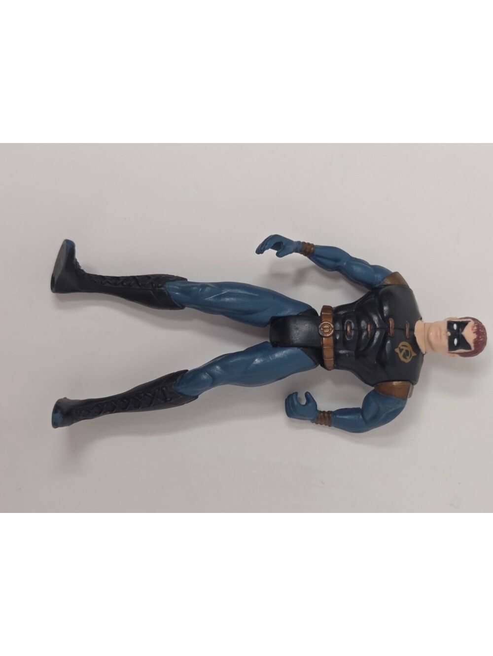 Kenner 1995 DC Comics Nightwing Action Figure Black And Blue Suit With Gold Trim